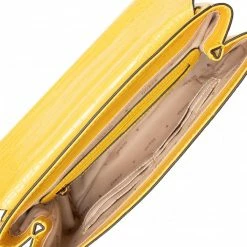 Classic Handbag GUESS - Katey Croc (CB) HWCB84 94190 YEL Yellow -GUESS Sales Store 06 0190231596585 mk